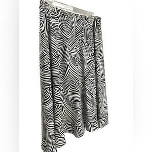 Leslie Fay Black and White Geometric Midi Skirt